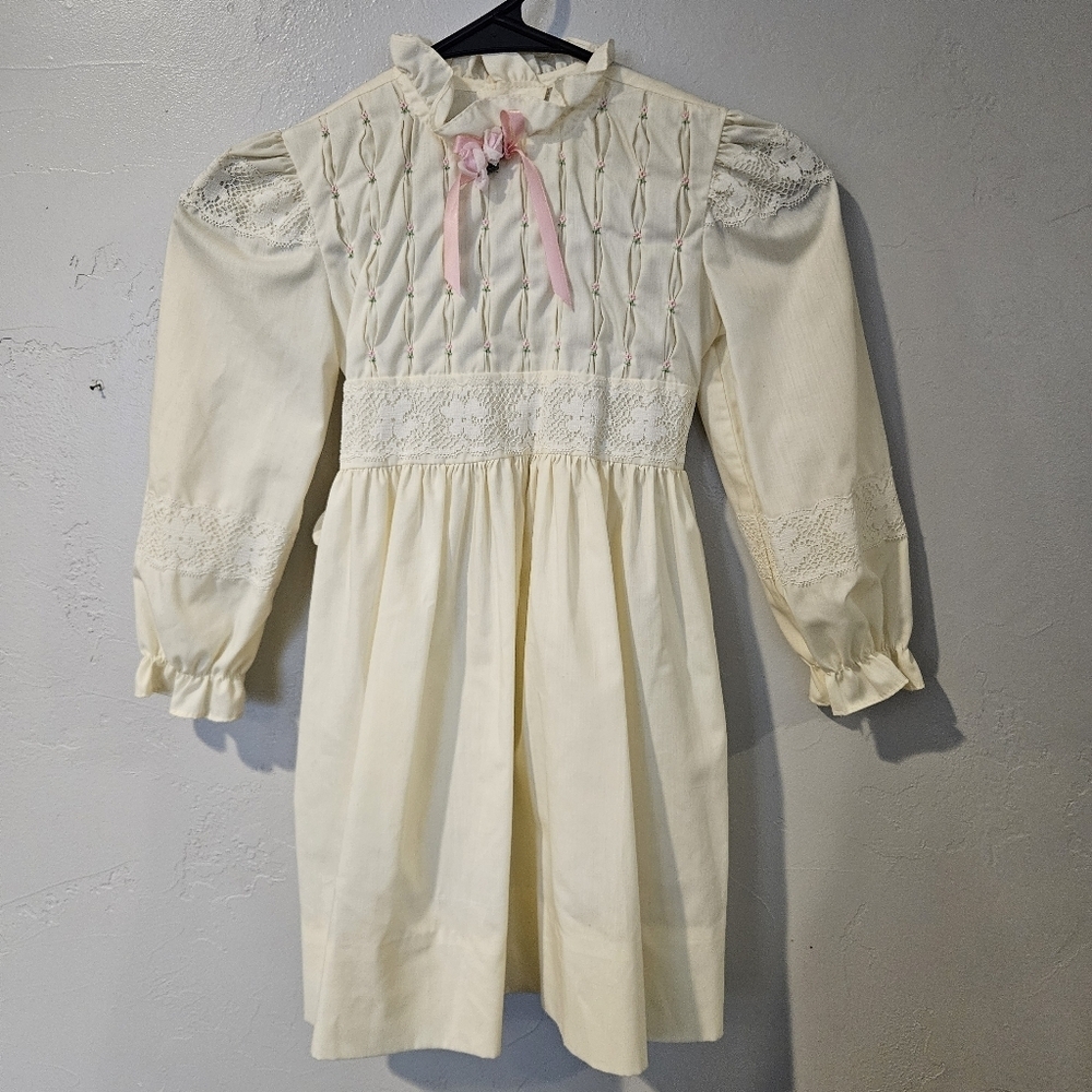 Polly Flinders Vintage Girls 6 Hand Smocked Dress Cream and Pink Rosette Dainty